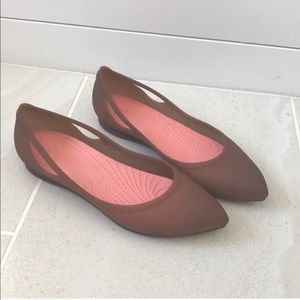 Crocs Rio Flat, Tan/Neutral size 6W